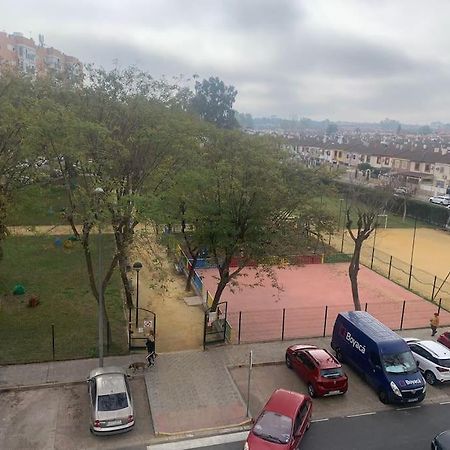 Vistas Desde Montequinto Apartment Dos Hermanas Exterior foto
