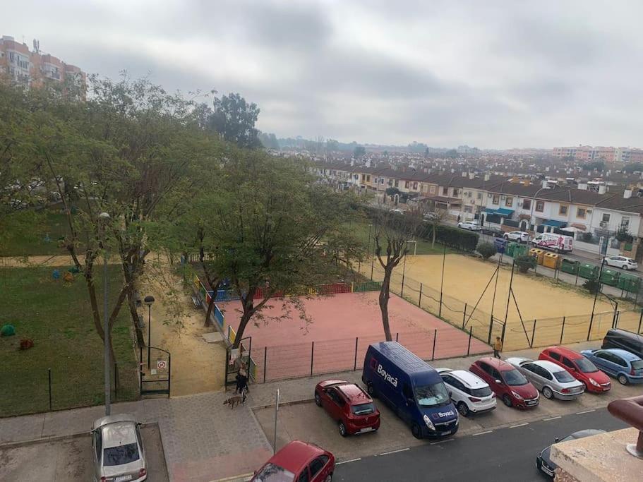 Vistas Desde Montequinto Apartment Dos Hermanas Exterior foto